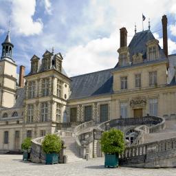 vizita castelul fontainebleau