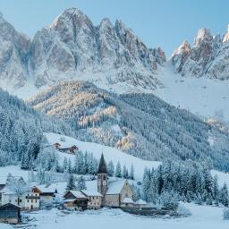 vacanta dolomiti avion