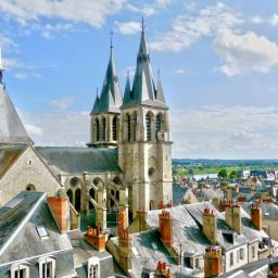 Excursie Paris - Valea Loarei  5 zile - Avion  2027