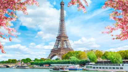 Paste Paris 5 zile Avion